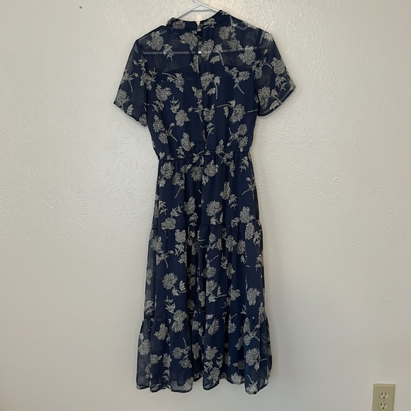 Lulu’s floral midi dress - Picture 3 of 4
